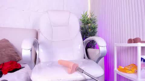 Marelyn online show from August 3, 3:08 pm