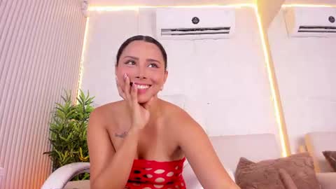 Marelyn online show from August 18, 2:56 pm