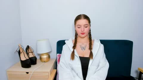 margaretglowing online show from August 18, 5:08 pm
