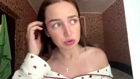 Chloe online show from August 2, 9:05 am