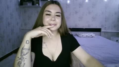 margoshine_ online show from July 19, 8:00 pm