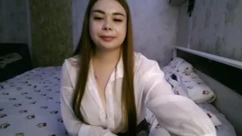 margoshine_ online show from August 11, 6:32 pm