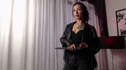 Mari Cruz online show from August 14, 4:43 pm