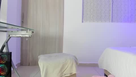 Mari Mendoza  online show from July 5, 9:18 pm