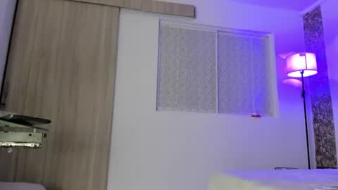 Mari Mendoza  online show from July 18, 1:50 am