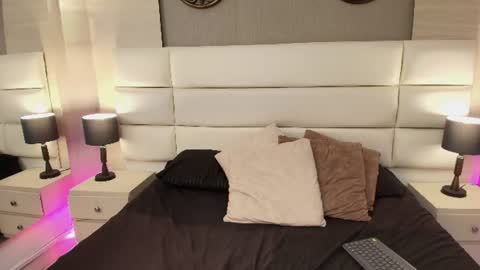mariabelenx online show from August 5, 4:27 pm