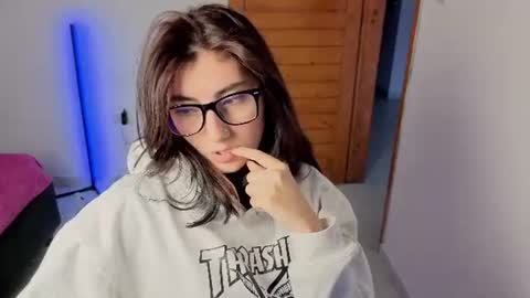 Maria online show from August 7, 9:15 pm