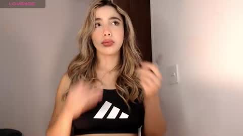 mariana_es online show from August 5, 3:48 am