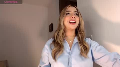 mariana_es online show from August 8, 2:00 am