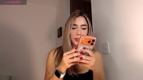 mariana_es online show from August 10, 12:23 am