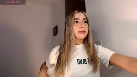 mariana_es online show from August 11, 2:02 am