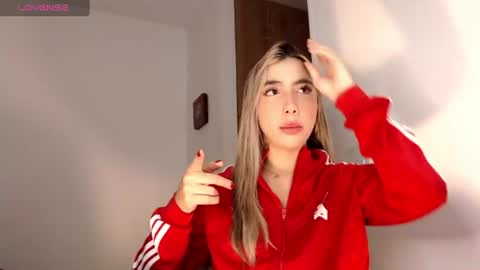 mariana_es online show from August 11, 4:14 am