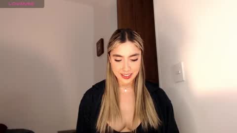 mariana_es online show from August 12, 2:47 am