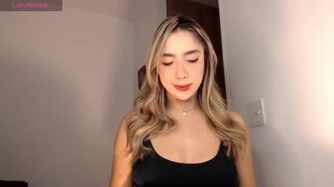 mariana_es online show from August 14, 12:47 am