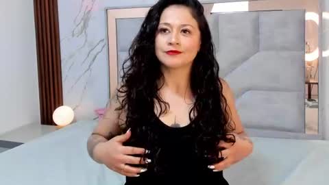 Mariana Escandon online show from August 5, 3:10 pm