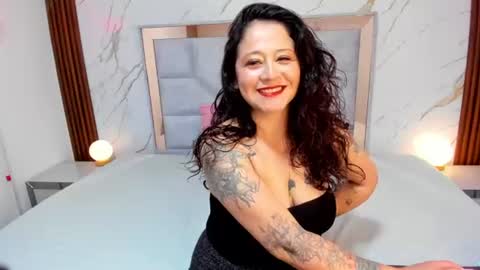 Mariana Escandon online show from August 7, 1:00 pm