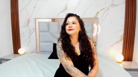 Mariana Escandon online show from August 11, 1:02 pm