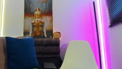 Mariana Angel online show from August 4, 1:08 pm