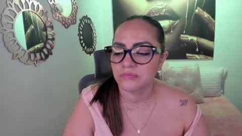 Mariana Lopez online show from August 15, 6:39 am