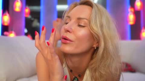 Maria online show from August 7, 5:57 pm