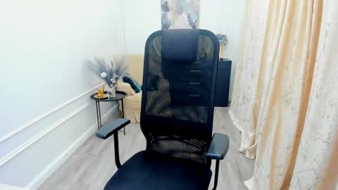 mariarobinsone online show from August 16, 7:40 pm