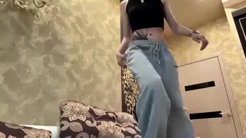 Jenny online show from August 13, 1:36 pm