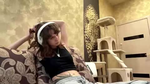 Jenny online show from August 13, 2:42 pm