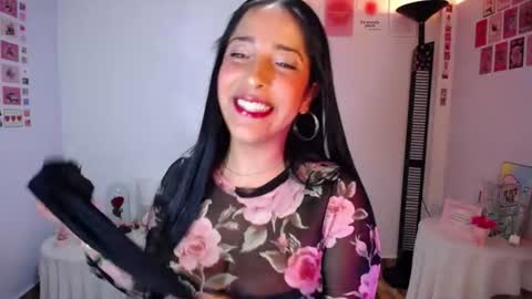 Nicolle online show from August 17, 3:44 am