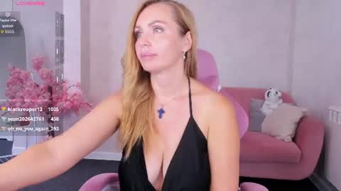 marie_hayes online show from August 3, 10:11 am