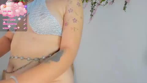 Mariee online show from July 25, 8:35 pm