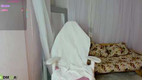 Mariel online show from August 13, 3:20 am
