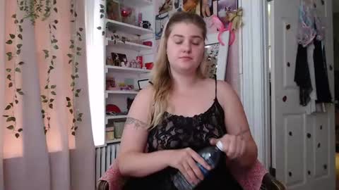 marigoldrue online show from July 10, 4:46 pm