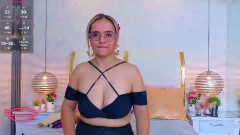 Marilyn Vega online show from July 16, 12:00 am