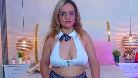 Marilyn Vega online show from August 9, 12:44 am