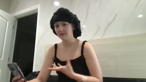 marilynxo7 online show from February 22, 10:03 am