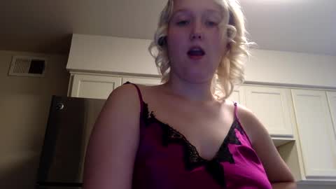 marilynxo7 online show from September 5, 10:26 pm