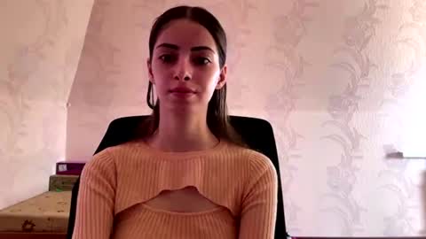 Anny online show from August 16, 7:12 am
