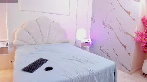 marirousel online show from August 6, 2:10 am