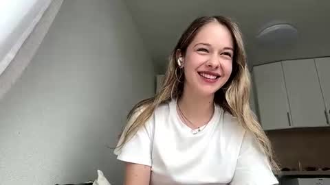 Mari online show from August 11, 10:28 am