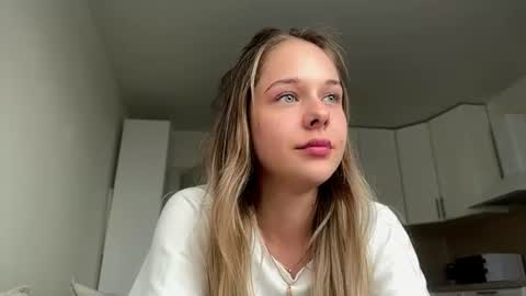Mari online show from August 11, 2:52 pm