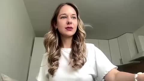 Mari online show from August 12, 3:09 am