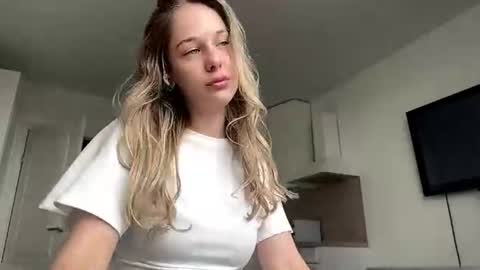 Mari online show from August 12, 8:38 am