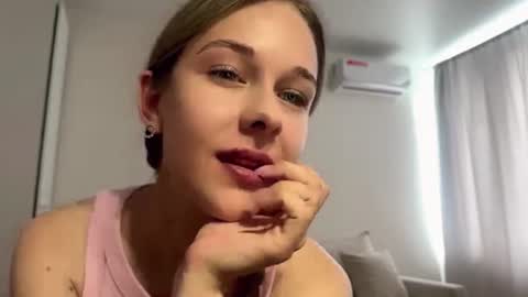 Mari online show from August 13, 9:23 am