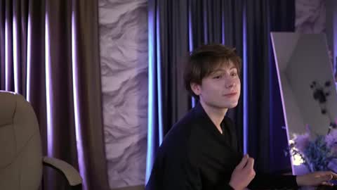 mark_ian_ online show from April 26, 7:21 pm