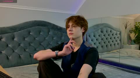 mark_ian_ online show from April 29, 3:03 pm