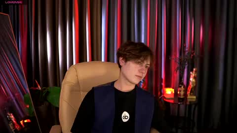 mark_ian_ online show from May 3, 2:44 pm