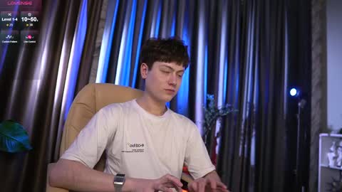 mark_ian_ online show from May 7, 6:53 pm