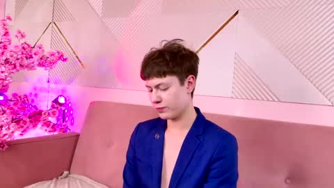 mark_ian_ online show from May 8, 1:02 pm