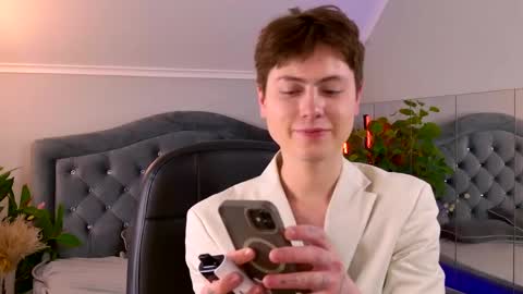 mark_ian_ online show from May 11, 6:43 pm