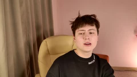 mark_ian_ online show from May 15, 7:14 pm
